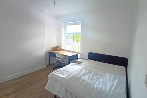 1 bedroom semi-detached house to rent, Greenheath Road, Cannock, WS12