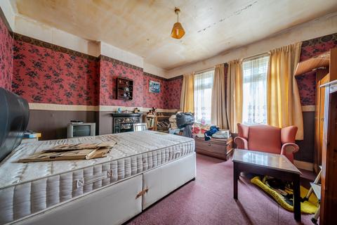 3 bedroom semi-detached house for sale, Woodside Crescent, Sidcup