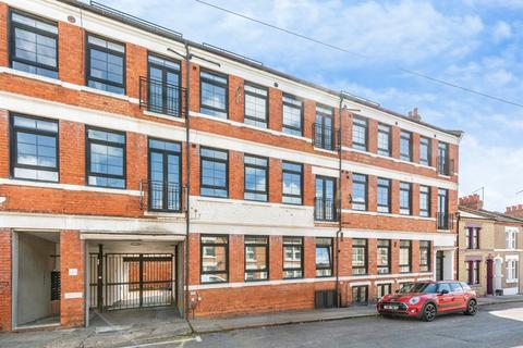 2 bedroom flat for sale, Artizan Road, Northampton