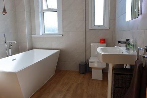6 bedroom house share to rent, 54 Connaught Avenue