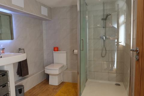 6 bedroom house share to rent, 54 Connaught Avenue