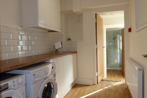6 bedroom house share to rent, 54 Connaught Avenue