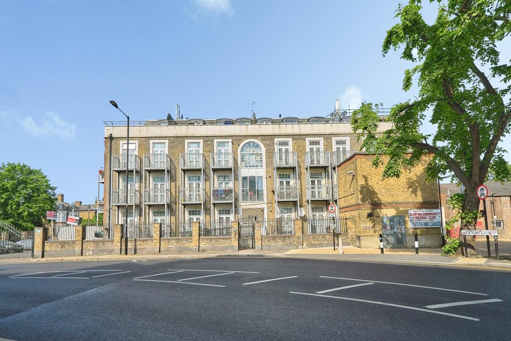 3 bedroom flat for sale