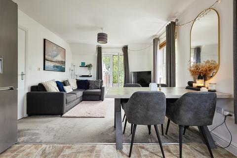 2 bedroom flat for sale, Pilgrims Way, Laverstock, Salisbury
