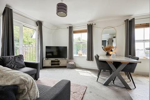 2 bedroom flat for sale, Pilgrims Way, Laverstock, Salisbury