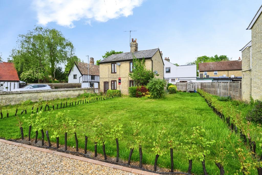 2 bedroom semi-detached house for sale
