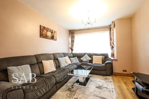4 bedroom semi-detached house to rent, Neal Avenue, Southall, UB1