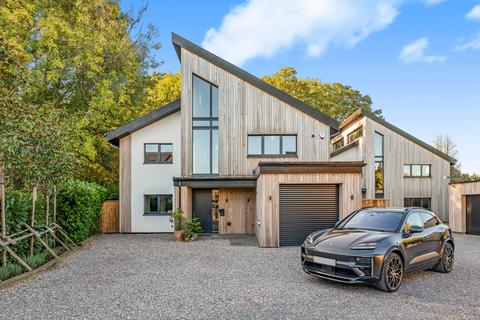 4 bedroom detached house for sale, Haven Place, Park Street Lane, Park Street, St. Albans