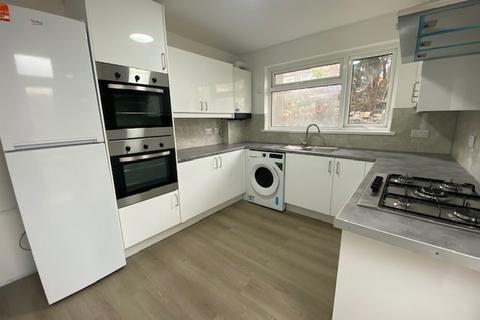 5 bedroom house to rent, Strathnairn Street, CARDIFF