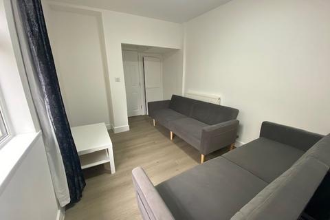 5 bedroom house to rent, Strathnairn Street, CARDIFF