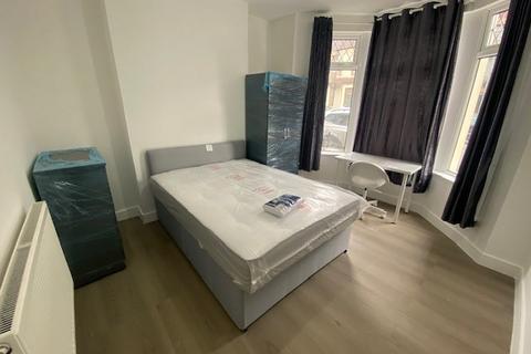 5 bedroom house to rent, Strathnairn Street, CARDIFF