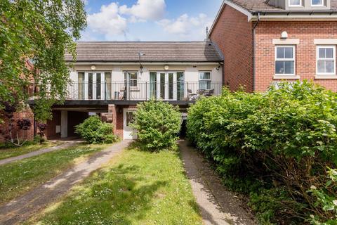 London Road, Langley SL3