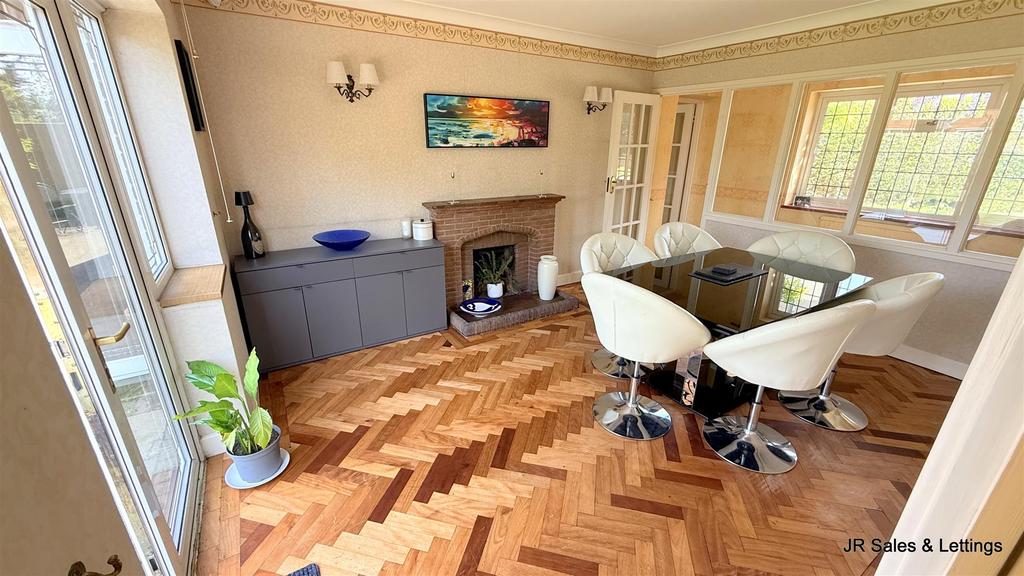 Dining room, fireplace