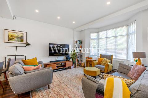 Lynbridge Gardens, London, N13