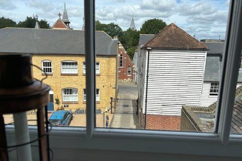 2 bedroom flat for sale, Crow Lane, Rochester, ME1