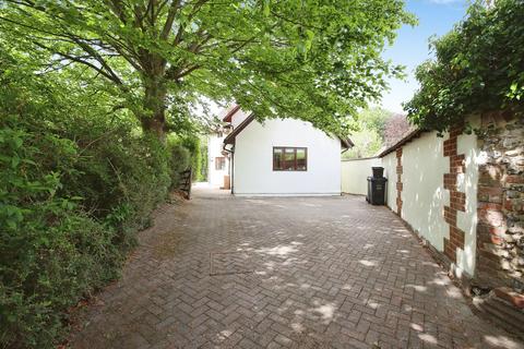 2 bedroom detached house for sale, Beechfield, Salisbury, SP4