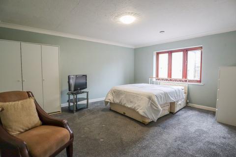 undefined, Castle Street, Calne SN11