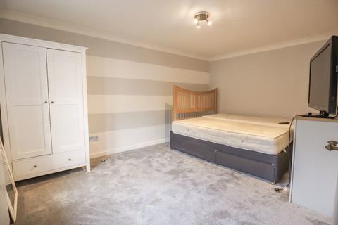 undefined, Castle Street, Calne SN11