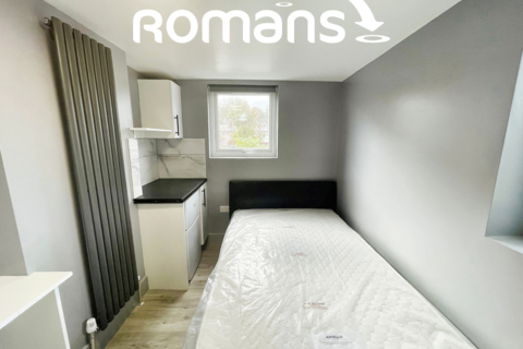 1 bedroom in a house share to rent, Norfolk Road, Reading, RG30