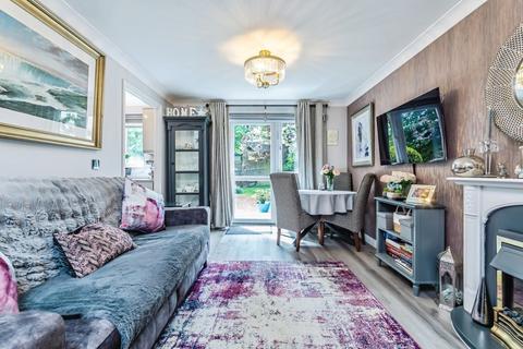 1 bedroom flat for sale, Stafford Road, Caterham, Surrey, CR3