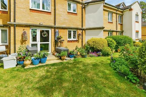 1 bedroom flat for sale, Stafford Road, Caterham, Surrey, CR3