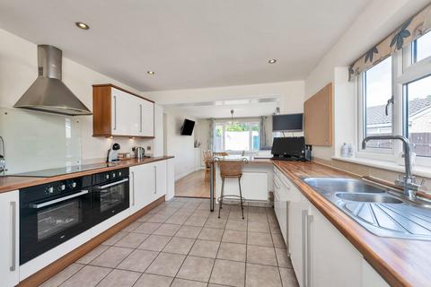 4 bedroom bungalow for sale, Nightingale Avenue, Royston SG8