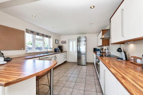 4 bedroom bungalow for sale, Nightingale Avenue, Royston SG8