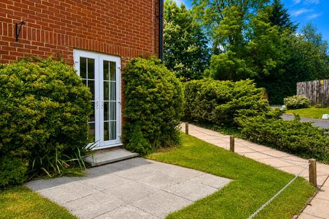 1 bedroom flat for sale, Chapel Road, Hothfield