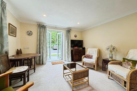 1 bedroom flat for sale, Chapel Road, Hothfield