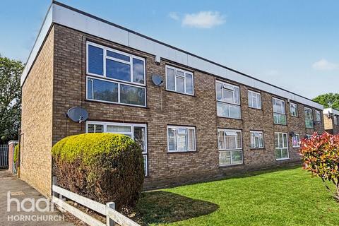 1 bedroom apartment to rent, Hamilton Drive, ROMFORD
