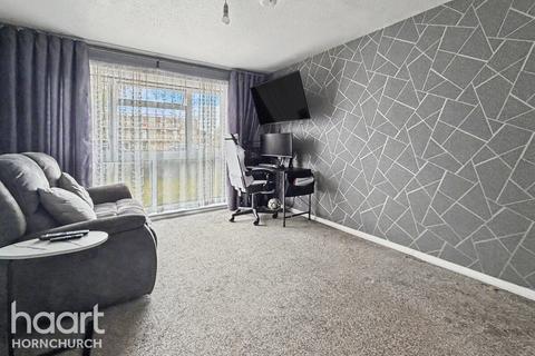 1 bedroom apartment to rent, Hamilton Drive, ROMFORD