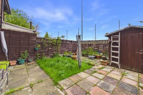 4 bedroom terraced house for sale, West Crescent, Wardley, NE10