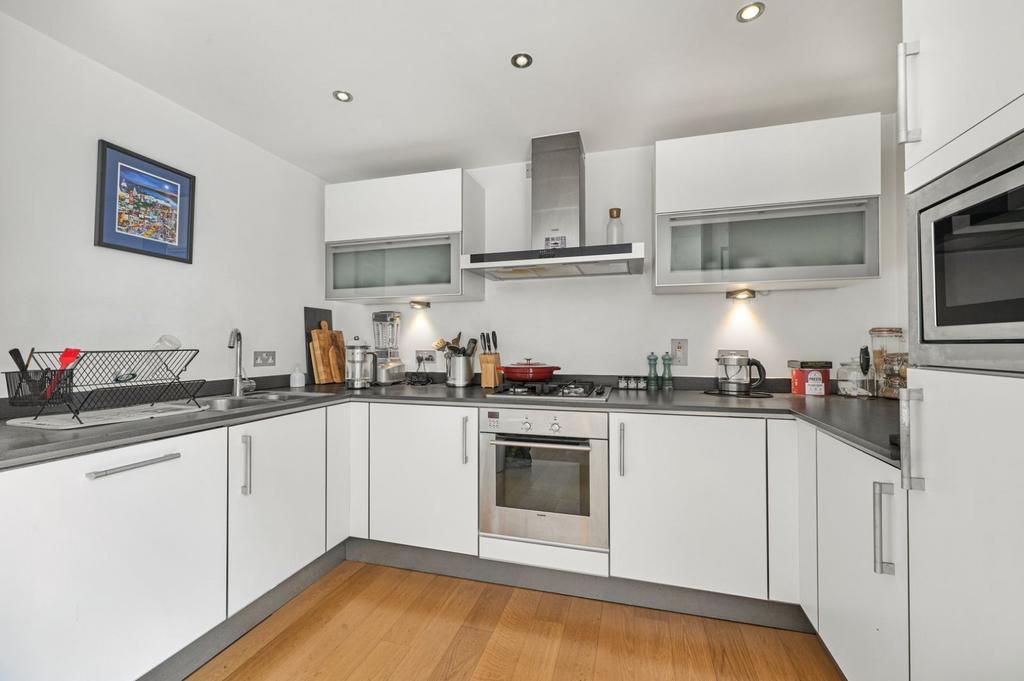 Apartment in London, York Road Estate, Battersea - View 3