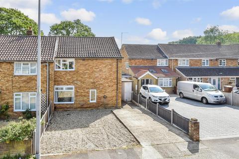 2 bedroom end of terrace house for sale, Silverweed Road, Chatham ME5