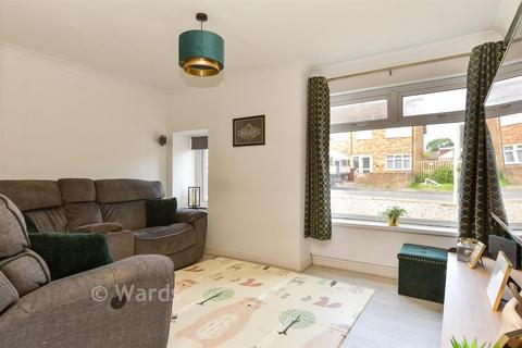 2 bedroom end of terrace house for sale, Silverweed Road, Chatham ME5
