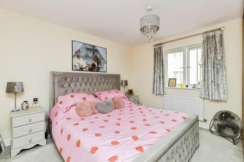 2 bedroom flat for sale, Bricklayer Lane, Faygate, Horsham, West Sussex, RH12