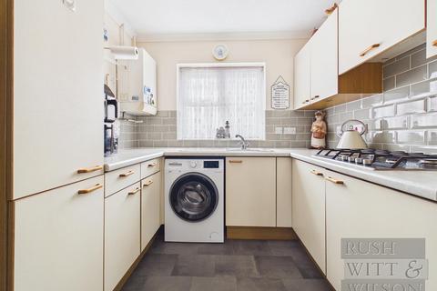 2 bedroom flat for sale, Rotherfield Avenue, Bexhill-On-Sea