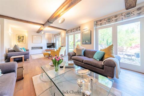 5 bedroom detached house for sale, Pump Close, Leybourne, West Malling
