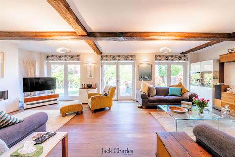 5 bedroom detached house for sale, Pump Close, Leybourne, West Malling