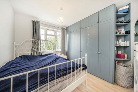 3 bedroom end of terrace house for sale, Longford Close, Hampton TW12