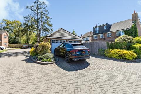4 bedroom semi-detached house for sale, Upfield, Horley, Surrey, RH6