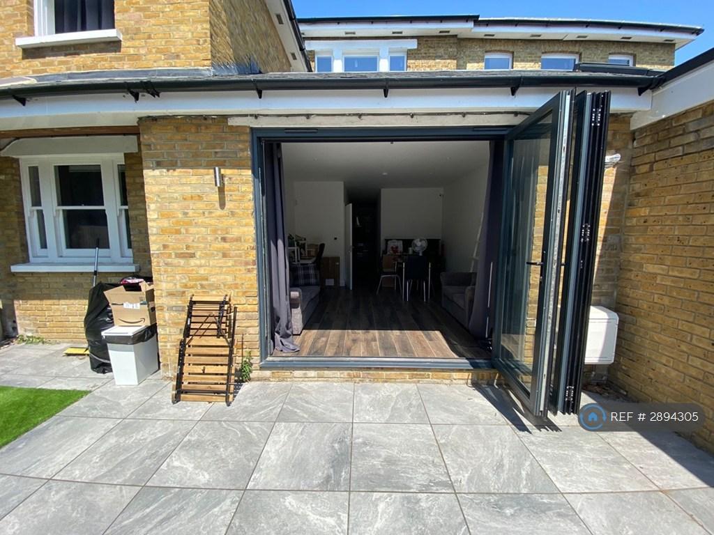 Apartment in London - View 5