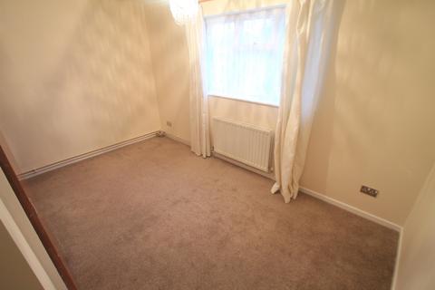 1 bedroom semi-detached house to rent, Albury Close, LUTON, LU3