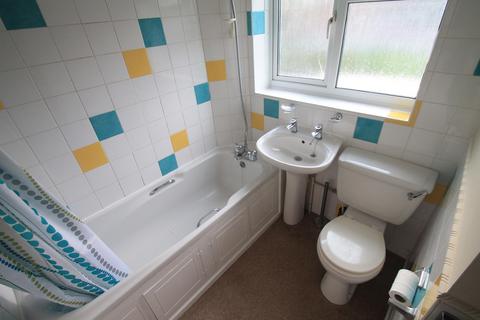 1 bedroom semi-detached house to rent, Albury Close, LUTON, LU3