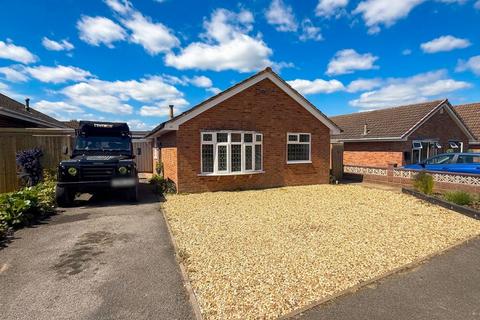 2 bedroom detached bungalow for sale, Sycamore Drive, Holbury, SO45