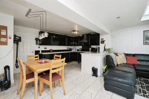 4 bedroom detached house for sale, Oregon Way, Derby DE21