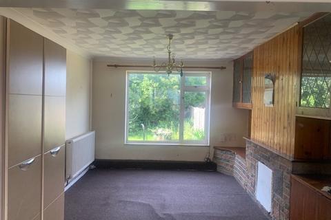 3 bedroom semi-detached house to rent, Bradley Road, Luton LU4