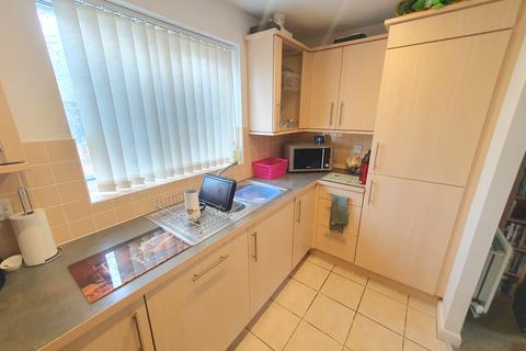 2 bedroom flat to rent, Whistlefish Court, NORWICH