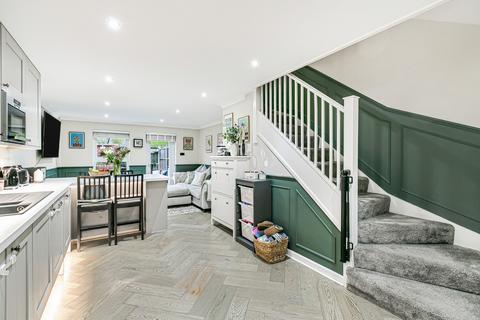 Beaconsfield Place, Epsom, KT17