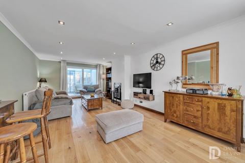 3 bedroom semi-detached house for sale, Orchard Close, Radlett, WD7